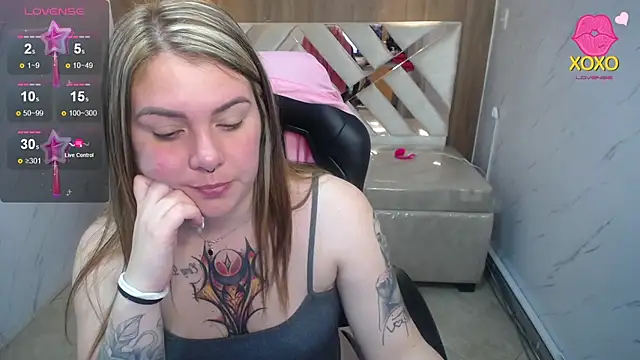 Snapshot of Paula_b_ chatting on March 14, 2026, 12:43 pm Paula b online show from March 14, 2026, 12:43 pm