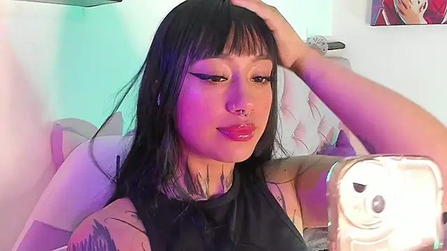 Snapshot of Akari1_Mischief chatting on January 3, 2025, 10:19 pm Akari1 Mischief online show from January 3, 2025, 10:19 pm