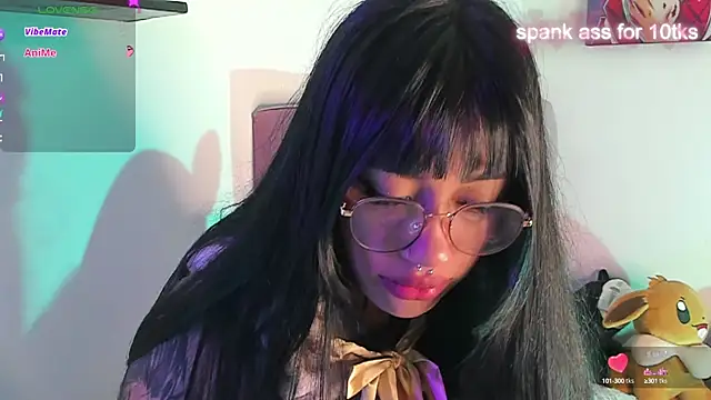 Snapshot of Akari1_Mischief chatting on January 10, 2025, 10:04 pm Akari1 Mischief online show from January 10, 2025, 10:04 pm