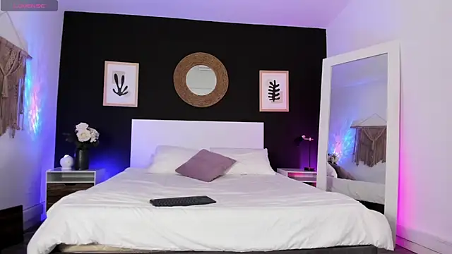 VioletPaket online show from February 24, 2026, 12:14 pm