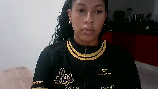 Kitra New online show from October 1, 2025, 1:55 am