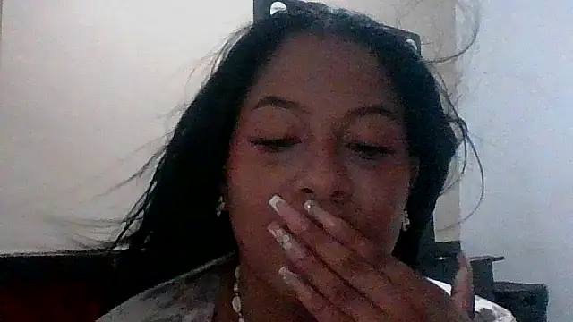 Kitra New online show from March 5, 2026, 7:10 pm