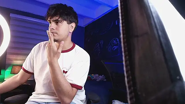 thiago rockwelll online show from March 31, 2026, 3:30 am