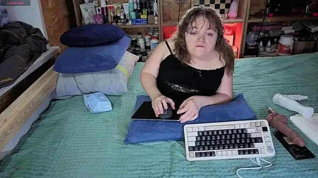 MiniNatalie online show from November 30, 2025, 10:41 am