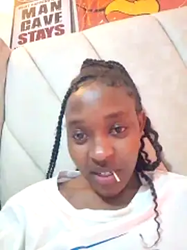 Snapshot of Sweet_mella chatting on April 18, 2026, 6:23 pm Sweet mella online show from April 18, 2026, 6:23 pm