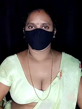 vintage-vibs online show from October 22, 2025, 5:45 pm