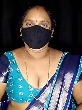 vintage-vibs online show from November 5, 2025, 5:35 pm