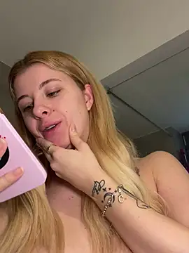 Mia-Minou online show from February 6, 2025, 12:05 pm