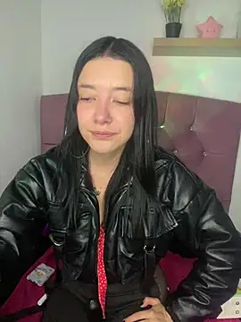 Snapshot of Isabella_21x chatting on February 13, 2025, 12:32 pm Isabella 21x online show from February 13, 2025, 12:32 pm