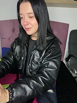 Snapshot of Isabella_21x chatting on February 14, 2025, 12:36 pm Isabella 21x online show from February 14, 2025, 12:36 pm