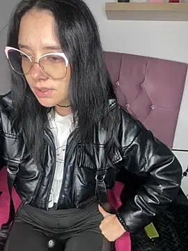 Snapshot of Isabella_21x chatting on February 24, 2025, 12:37 pm Isabella 21x online show from February 24, 2025, 12:37 pm