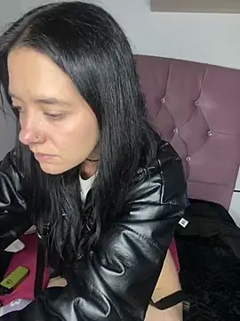 Snapshot of Isabella_21x chatting on February 24, 2025, 3:42 pm Isabella 21x online show from February 24, 2025, 3:42 pm