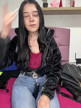 Snapshot of Isabella_21x chatting on March 10, 2025, 12:26 pm Isabella 21x online show from March 10, 2025, 12:26 pm