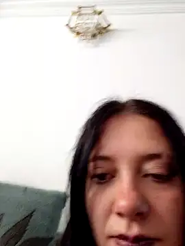 Snapshot of Isabella_21x chatting on November 1, 2025, 11:45 am Isabella 21x online show from November 1, 2025, 11:45 am