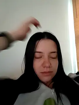 Snapshot of Isabella_21x chatting on December 21, 2025, 12:01 pm Isabella 21x online show from December 21, 2025, 12:01 pm