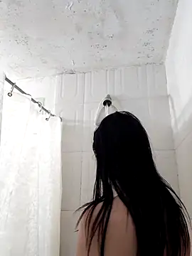 Snapshot of Isabella_21x chatting on January 6, 2026, 11:36 am Isabella 21x online show from January 6, 2026, 11:36 am