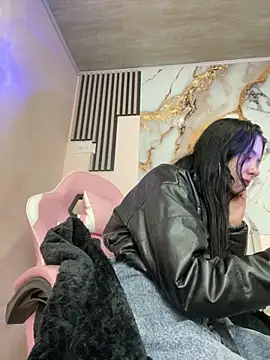 Snapshot of Isabella_21x chatting on February 18, 2026, 1:23 am Isabella 21x online show from February 18, 2026, 1:23 am