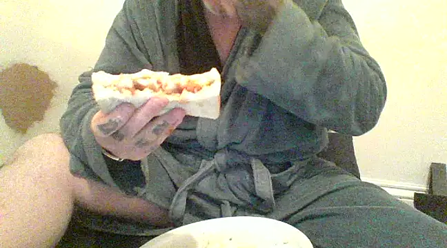 Snapshot of oldenglishguy chatting on December 5, 2024, 7:17 pm oldenglishguy online show from December 5, 2024, 7:17 pm