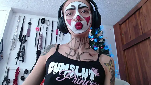 Eloise-brown online show from December 23, 2024, 6:37 pm