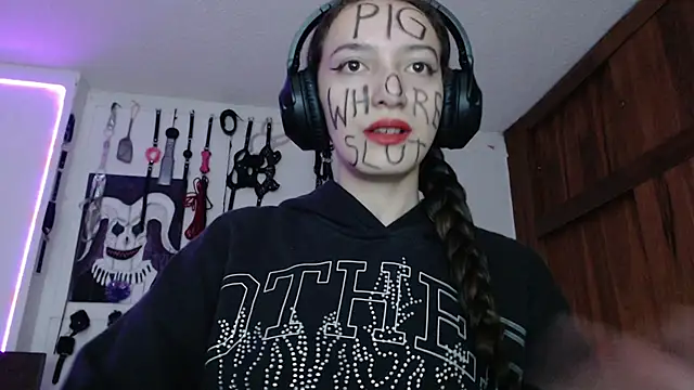 Eloise-brown online show from January 7, 2025, 2:42 am