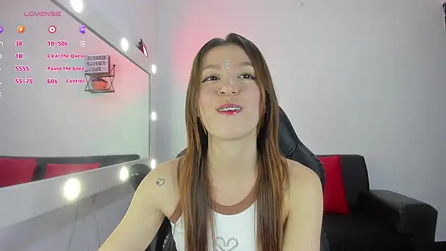 roxanne jones1 online show from November 8, 2025, 7:34 pm