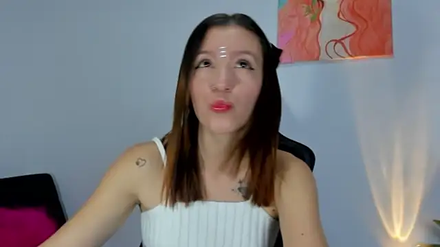 roxanne jones1 online show from April 7, 2026, 6:41 pm