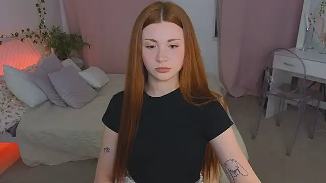 Freckle Diyana online show from April 22, 2026, 8:43 pm