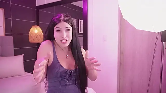 Bella TS  online show from March 19, 2026, 10:47 pm