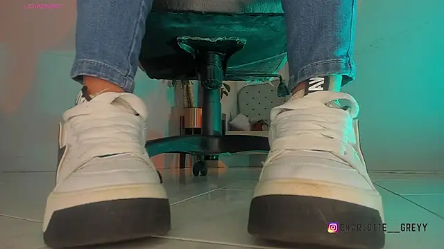 Snapshot of charlotte__grey chatting on November 26, 2025, 8:32 pm charlotte grey online show from November 26, 2025, 8:32 pm