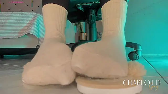 Snapshot of charlotte__grey chatting on December 22, 2025, 8:17 pm charlotte grey online show from December 22, 2025, 8:17 pm