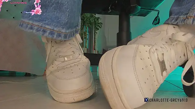 Snapshot of charlotte__grey chatting on February 11, 2026, 7:52 pm charlotte grey online show from February 11, 2026, 7:52 pm