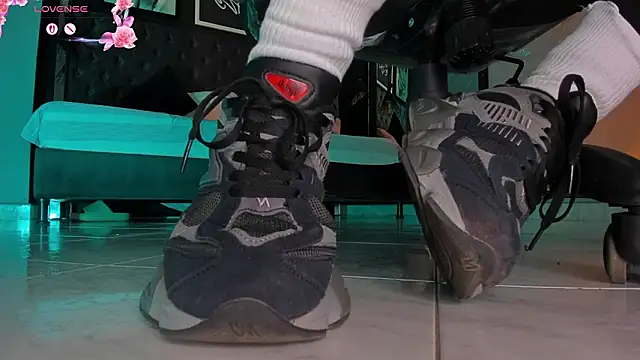 Snapshot of charlotte__grey chatting on February 13, 2026, 8:16 pm charlotte grey online show from February 13, 2026, 8:16 pm