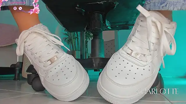 Snapshot of charlotte__grey chatting on February 25, 2026, 8:07 pm charlotte grey online show from February 25, 2026, 8:07 pm