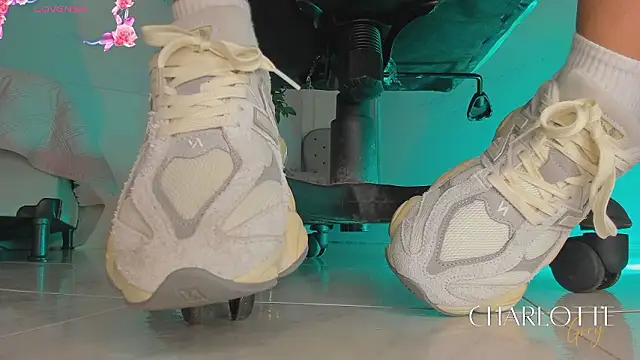 Snapshot of charlotte__grey chatting on February 27, 2026, 8:09 pm charlotte grey online show from February 27, 2026, 8:09 pm