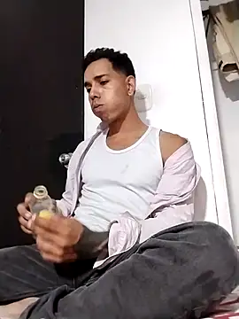 Snapshot of chero_95 chatting on April 7, 2026, 10:42 pm chero 95 online show from April 7, 2026, 10:42 pm