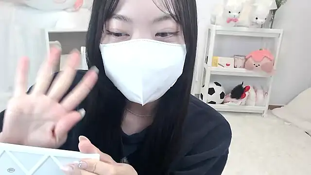 Snapshot of momo_room chatting on April 25, 2026, 1:41 pm momo room online show from April 25, 2026, 1:41 pm