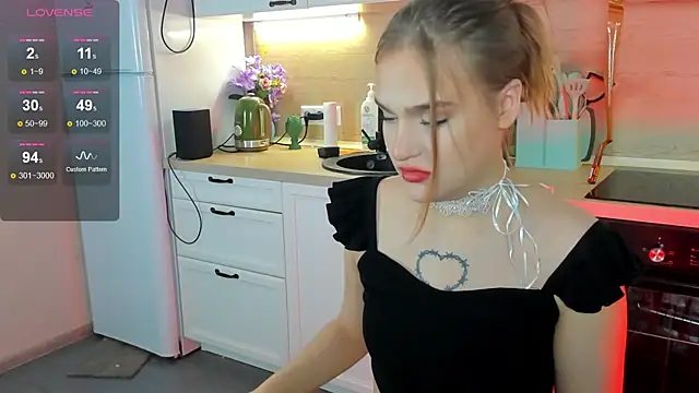 CarolineLovers online show from December 13, 2024, 10:55 pm