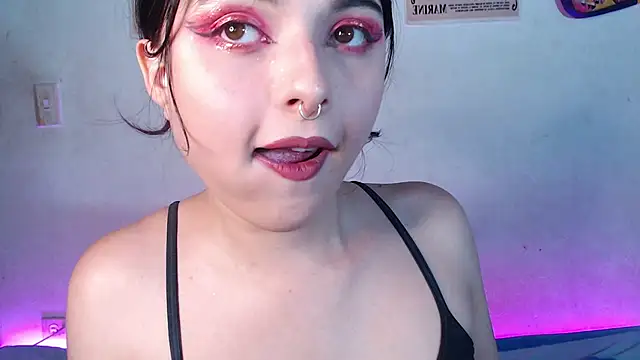 Snapshot of elizabethtaylorxxx chatting on December 16, 2024, 9:41 pm elizabethtaylorxxx online show from December 16, 2024, 9:41 pm