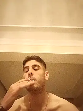 arenn1997 online show from November 12, 2025, 12:22 am