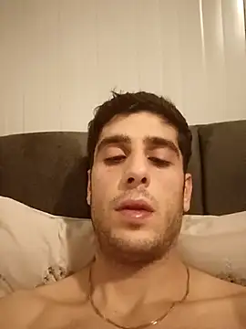 arenn1997 online show from December 23, 2025, 12:08 am