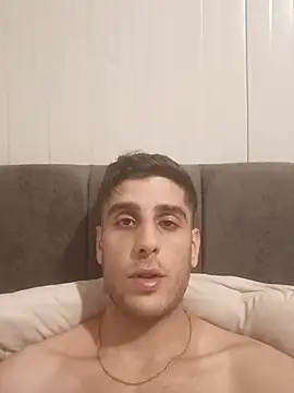 arenn1997 online show from July 15, 2026, 12:16 am