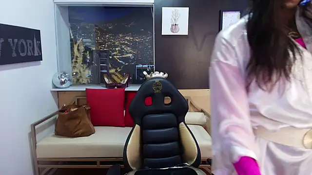 Snapshot of enderlis chatting on February 19, 2025, 6:00 am enderlis online show from February 19, 2025, 6:00 am