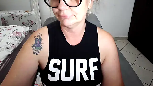 Snapshot of Micchellina chatting on December 2, 2024, 1:25 am Micchellina online show from December 2, 2024, 1:25 am