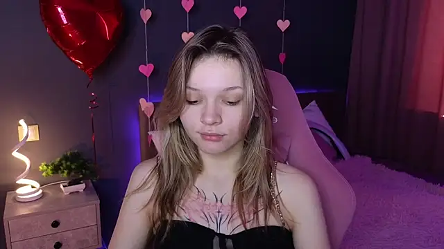 LitaBrom online show from February 18, 2025, 4:37 am