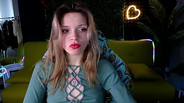 LitaBrom online show from March 13, 2025, 7:53 am