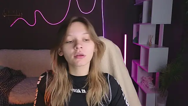 LitaBrom online show from October 10, 2025, 8:13 am