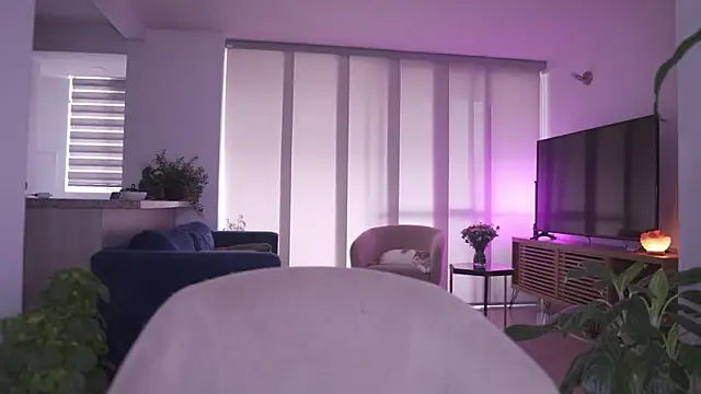 honeyann08 online show from November 14, 2025, 8:40 pm