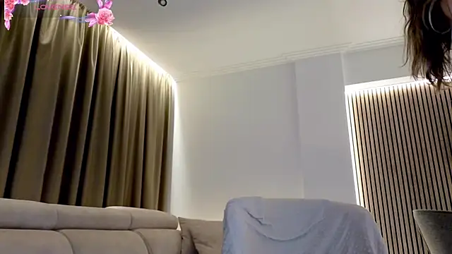 Snapshot of ReyaSophia chatting on September 12, 2025, 8:42 pm ReyaSophia online show from September 12, 2025, 8:42 pm