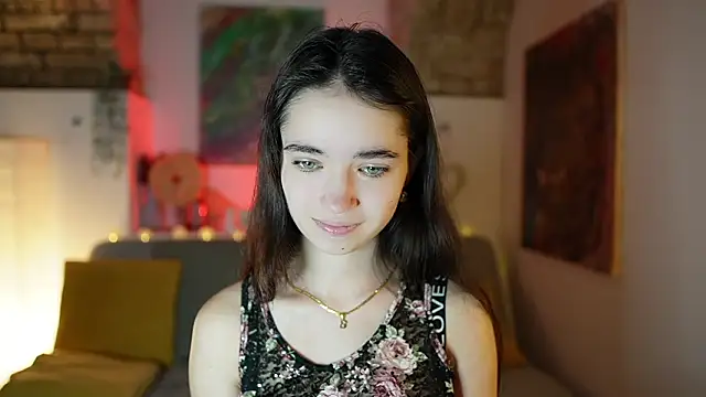 Gia Paige18 online show from January 2, 2025, 12:35 pm