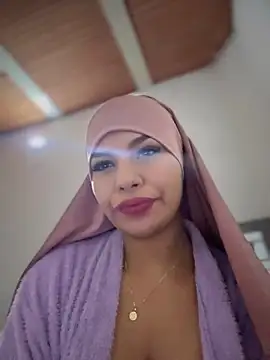 lalilamassu1 online show from November 14, 2025, 12:42 am